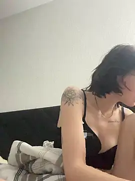 MayaLoveee online show from March 11, 2026, 7:42 pm