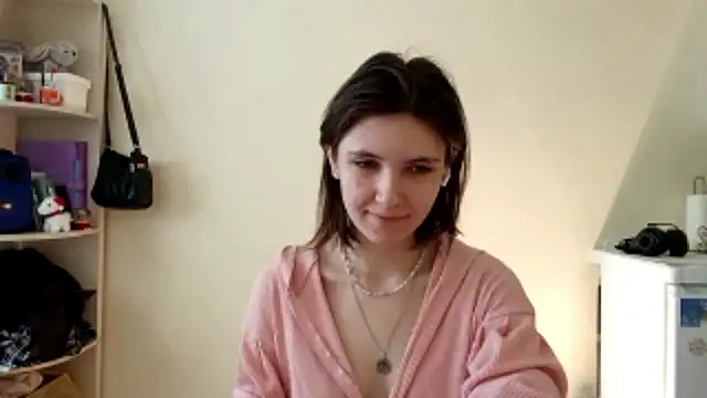 FluffyKisses online show from March 15, 2026, 8:09 am