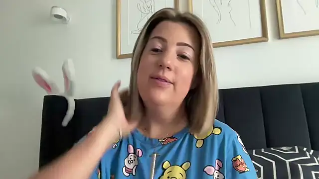 annabellewarick online show from June 4, 2026, 6:19 am