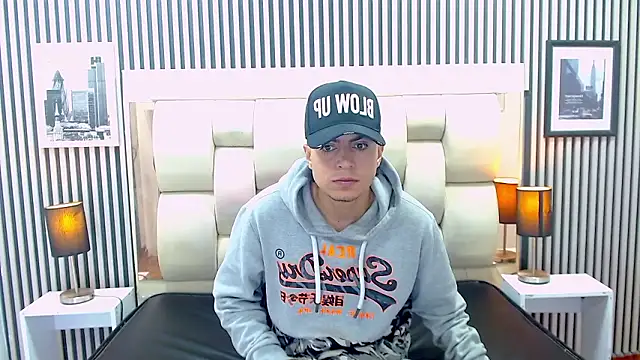 Alex Wolft online show from March 12, 2026, 11:49 am