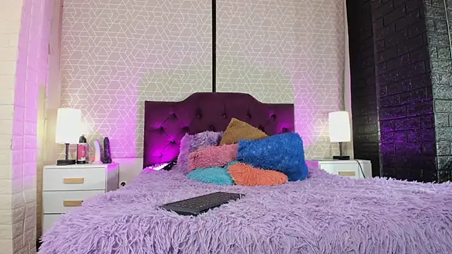 Sary LittleSmiles online show from April 30, 2026, 4:19 am