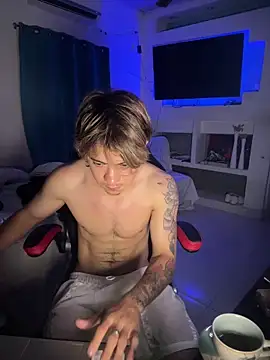 AngelLatinBoy online show from April 4, 2026, 7:50 am