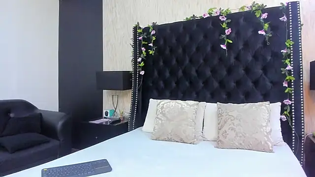 MeganNightt online show from May 27, 2026, 7:11 pm
