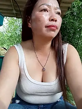 Yellow-pink online show from June 14, 2026, 2:24 am