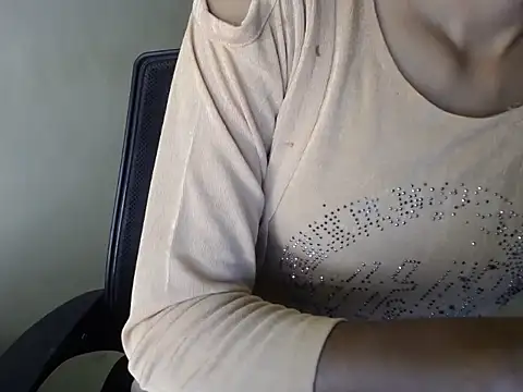 shreya sharma01 online show from April 7, 2026, 5:08 am