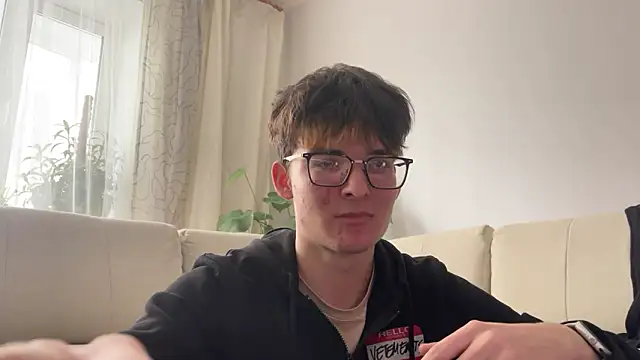 niksikor online show from March 19, 2026, 1:04 pm