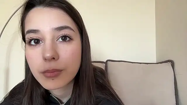 AdeleVelvet online show from March 13, 2026, 10:11 am