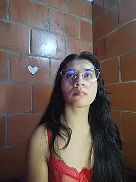 Snapshot of Amanda_x1 chatting on May 21, 2026, 7:43 pm Amanda x1 online show from May 21, 2026, 7:43 pm
