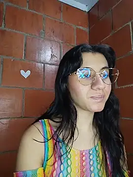 Amanda x1 online show from July 3, 2026, 8:37 pm