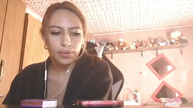 Ashley7811 online show from March 18, 2026, 3:42 am