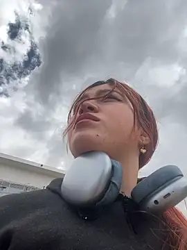 Kari leonXXX online show from March 11, 2026, 6:03 pm