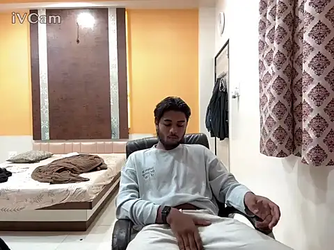 seducing boi online show from March 17, 2026, 7:28 pm