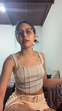 Snapshot of Cloebennet013 chatting on June 15, 2026, 10:01 pm Cloebennet013 online show from June 15, 2026, 10:01 pm