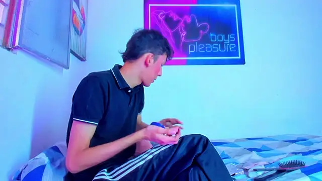 Desire Boys1 online show from May 1, 2026, 5:50 pm