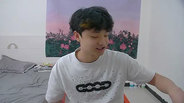 icecream-002 online show from April 30, 2026, 11:38 am