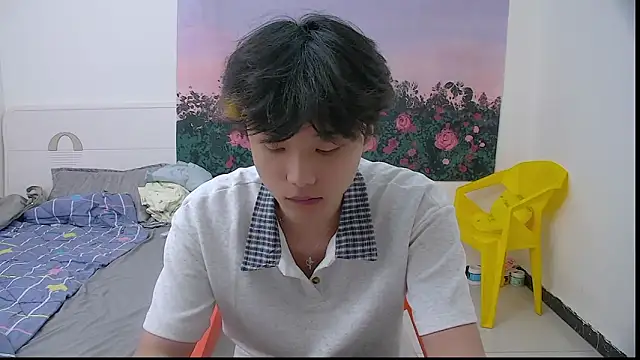 icecream-002 online show from May 5, 2026, 11:51 am