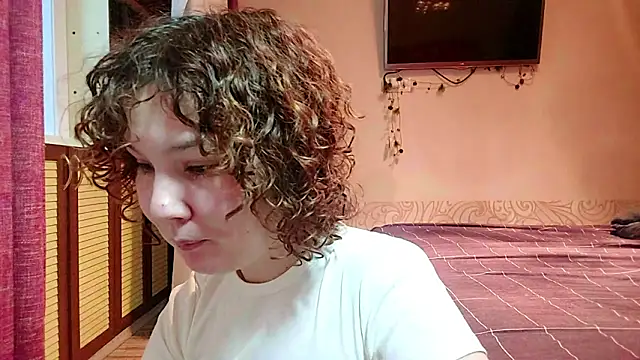 OlivaArashiro online show from March 11, 2026, 9:32 pm