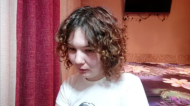 OlivaArashiro online show from April 5, 2026, 10:29 pm
