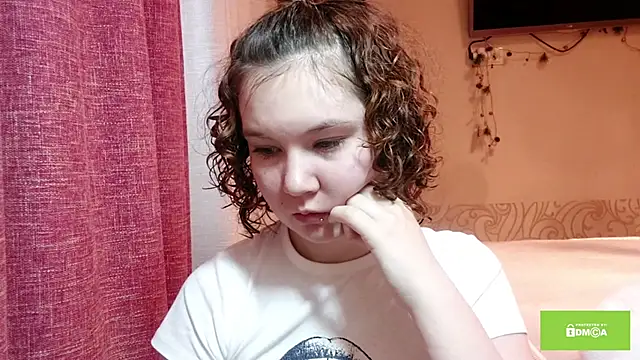OlivaArashiro online show from April 10, 2026, 10:03 pm