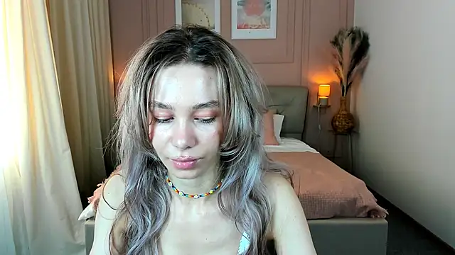 LuluAlis online show from April 28, 2026, 1:16 pm