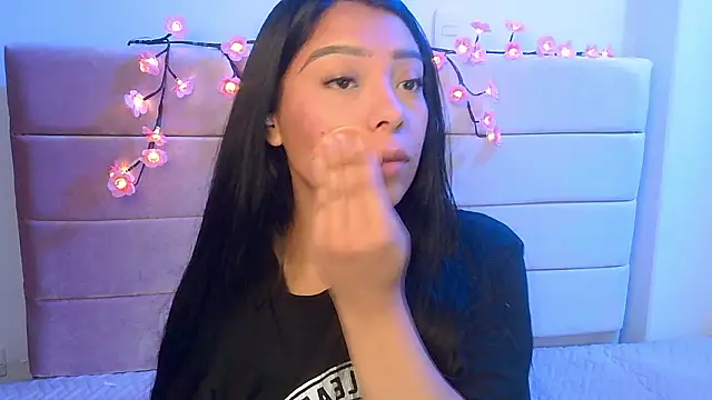 MiaCute fit8 online show from March 17, 2026, 7:39 pm