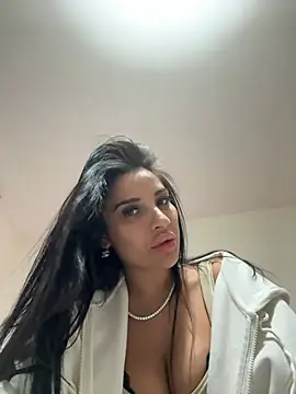 Miss juicy babes69 online show from March 11, 2026, 6:14 pm