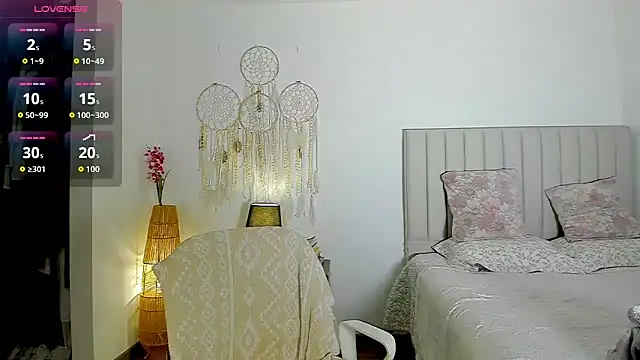 oliviialover online show from June 23, 2026, 6:33 am