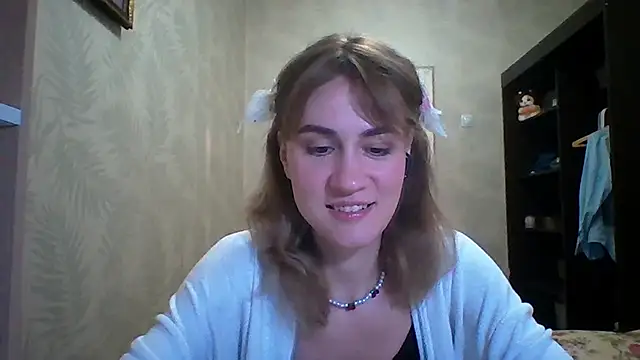 ElenoreHolguin online show from March 31, 2026, 5:35 pm