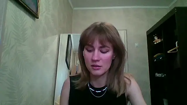 ElenoreHolguin online show from April 23, 2026, 8:02 am