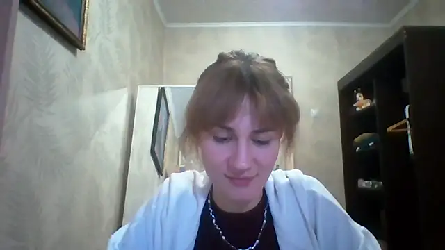 ElenoreHolguin online show from April 30, 2026, 5:41 pm