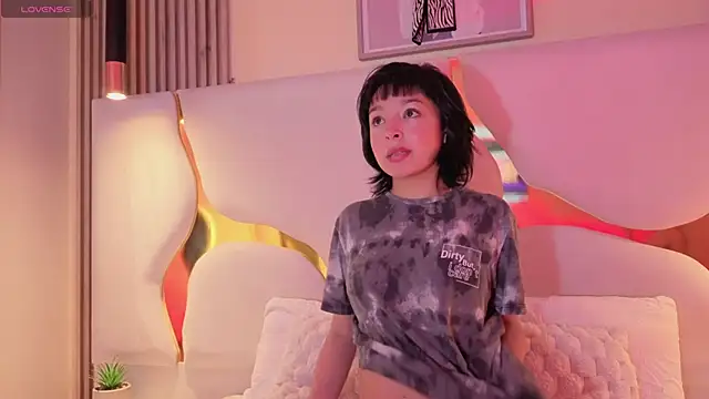 Candy joness online show from March 13, 2026, 11:39 am