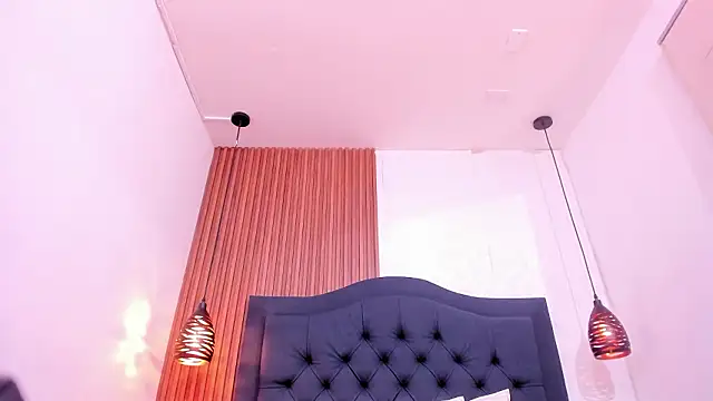 Emma Cole5 online show from March 17, 2026, 8:01 pm