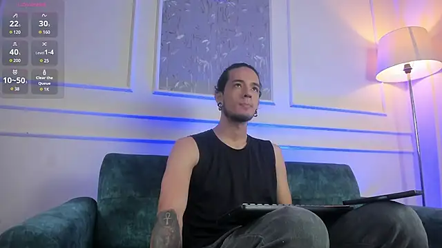 Snapshot of Skinny_Mac chatting on June 9, 2026, 1:45 pm Skinny Mac online show from June 9, 2026, 1:45 pm