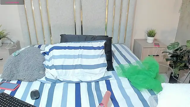 Manurousee online show from March 17, 2026, 8:12 pm