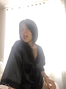Camillemonroe  online show from May 5, 2026, 12:24 pm