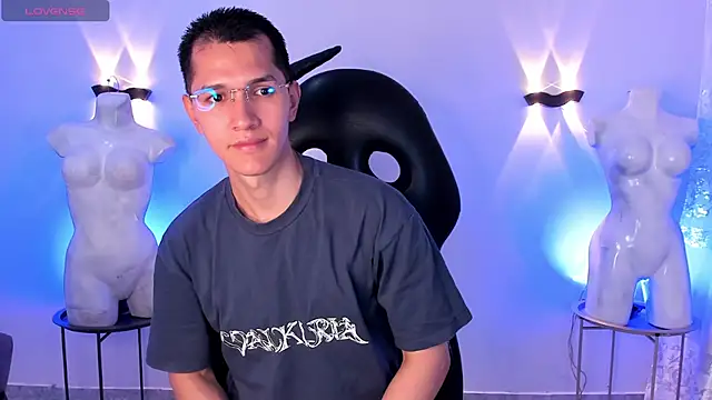 MilanDavid1 online show from March 16, 2026, 5:28 pm