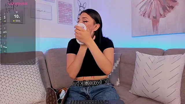 Zoey monroe online show from June 12, 2026, 1:10 pm