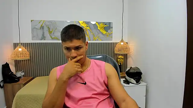 AlessandroFranco online show from June 18, 2026, 1:26 pm