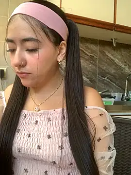 CatalinaSantana Pink online show from March 11, 2026, 8:48 pm