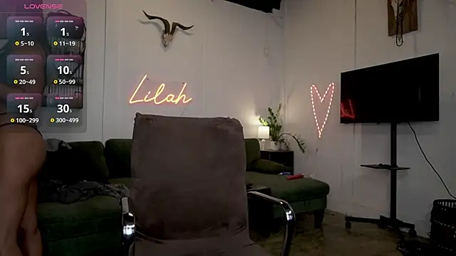 Snapshot of Lilah_Fit chatting on June 19, 2026, 10:46 pm Lilah Fit online show from June 19, 2026, 10:46 pm
