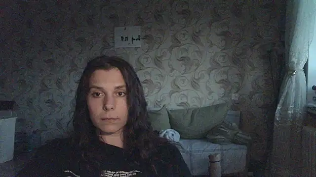 Emma Swon  online show from August 3, 2026, 5:38 pm