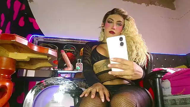 candy aass online show from April 27, 2026, 9:35 pm