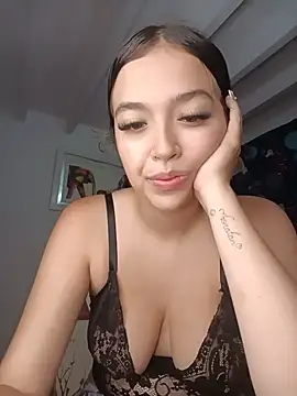 Snapshot of Kitty_Loveee chatting on June 2, 2026, 11:40 pm Kitty Loveee online show from June 2, 2026, 11:40 pm