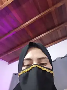 Snapshot of bahiya_aziz chatting on June 11, 2026, 10:46 am bahiya aziz online show from June 11, 2026, 10:46 am
