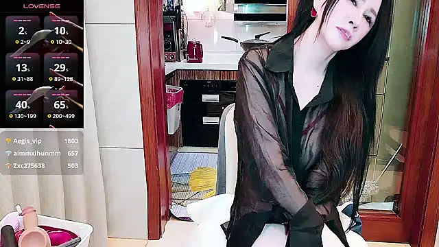nuanuanbaobei online show from June 4, 2026, 5:41 pm