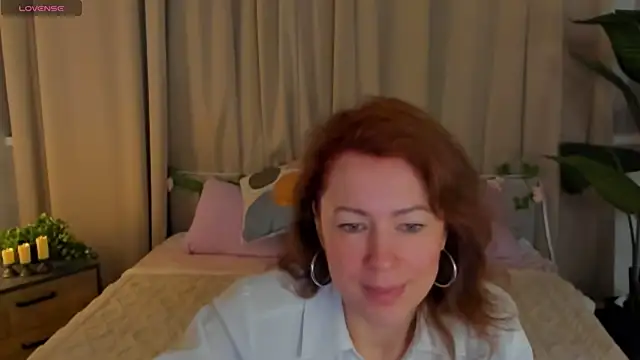 LeticiaRomano online show from April 18, 2026, 3:54 am