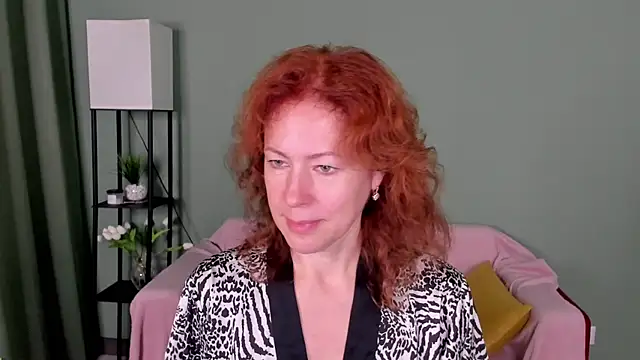 Snapshot of LeticiaRomano chatting on July 24, 2026, 4:10 am LeticiaRomano online show from July 24, 2026, 4:10 am