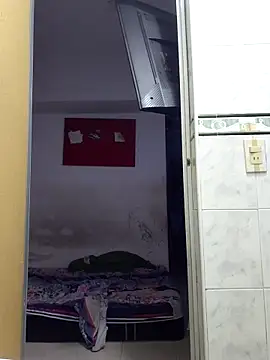 SweetHairy online show from March 19, 2026, 3:43 am