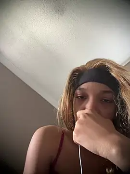 zandralanea online show from March 10, 2026, 6:46 pm