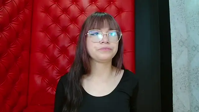 Snapshot of VeroBloomx chatting on March 15, 2026, 12:33 pm VeroBloomx online show from March 15, 2026, 12:33 pm